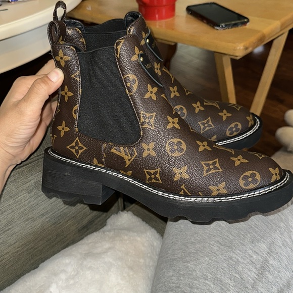 LV Beaubourg Ankle Boot - Picture 1 of 13
